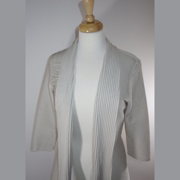 Frank Lyman Cream Cardigan Coat - size 6 - Picture 9 of 16